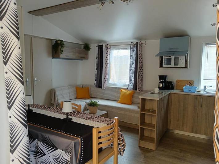 Camping pour 4 personnes, avec Terrasse et Piscine