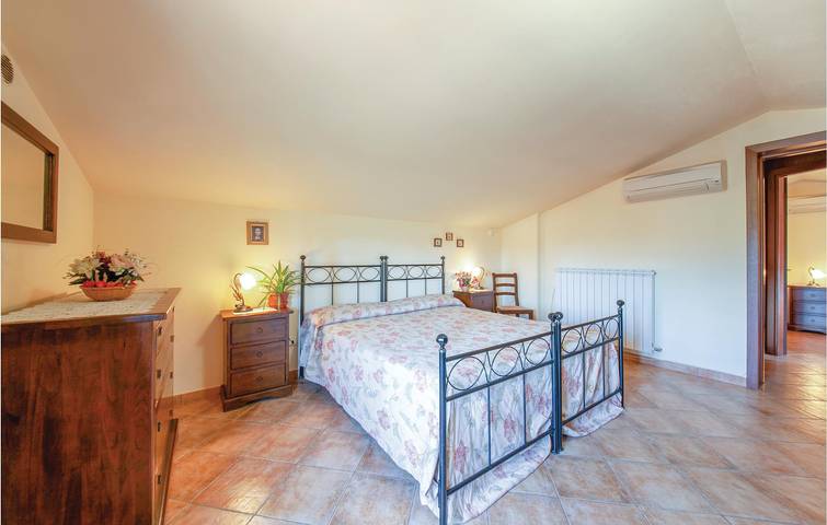 Location de vacances pour 8 personnes, avec terrasse dans Orentano - 4