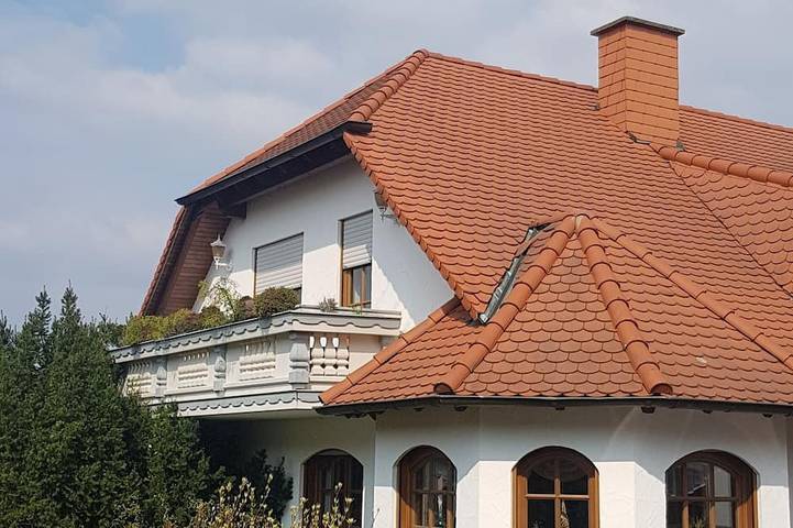 Ferienwohnung für 6 Personen, mit Whirlpool und Terrasse sowie Garten und Pool in Ranschbach