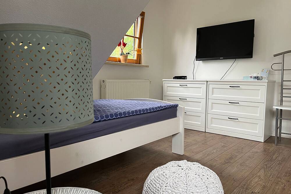 Ganze Wohnung, Ferienwohnung im Obergeschoss - Ferienwohnung Unter den Linden in Großräschen, Lausitzer Seenland