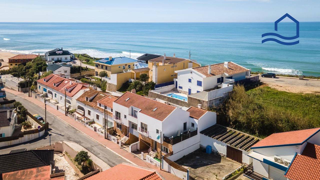 Four-Bedroom House in Praia da Areia Branca, Lourinhã