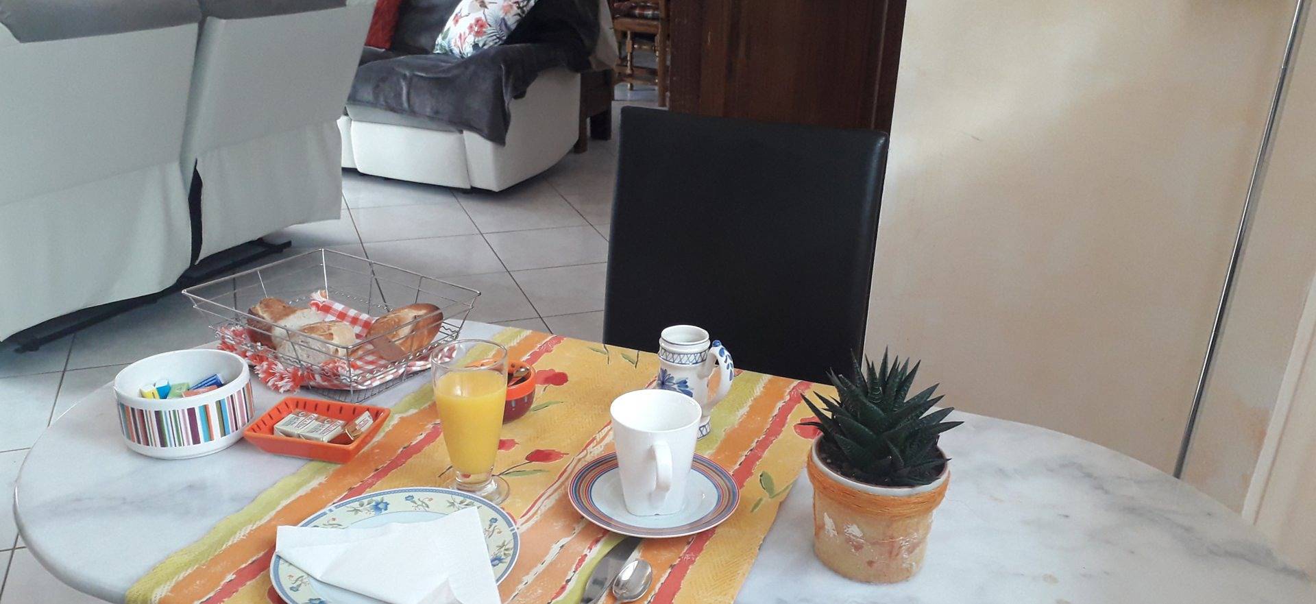 Chambre d'hôtes - Chambre in Puisserguier, Région de Béziers
