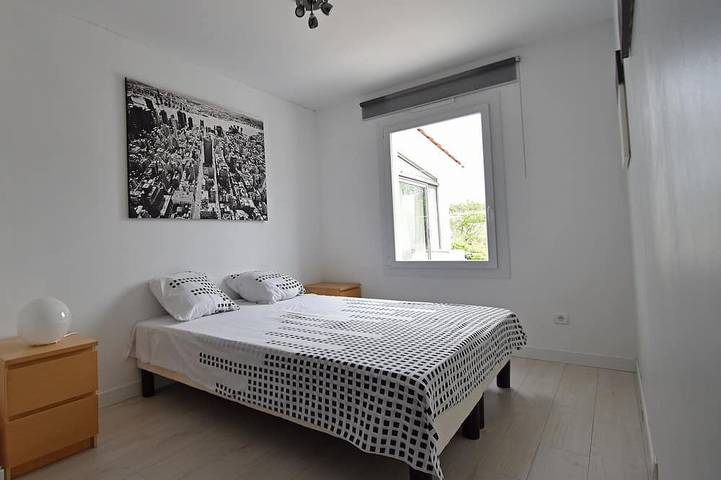 Location de vacances pour 7 personnes, avec terrasse ainsi que piscine et jardin à Malves-en-Minervois - 2