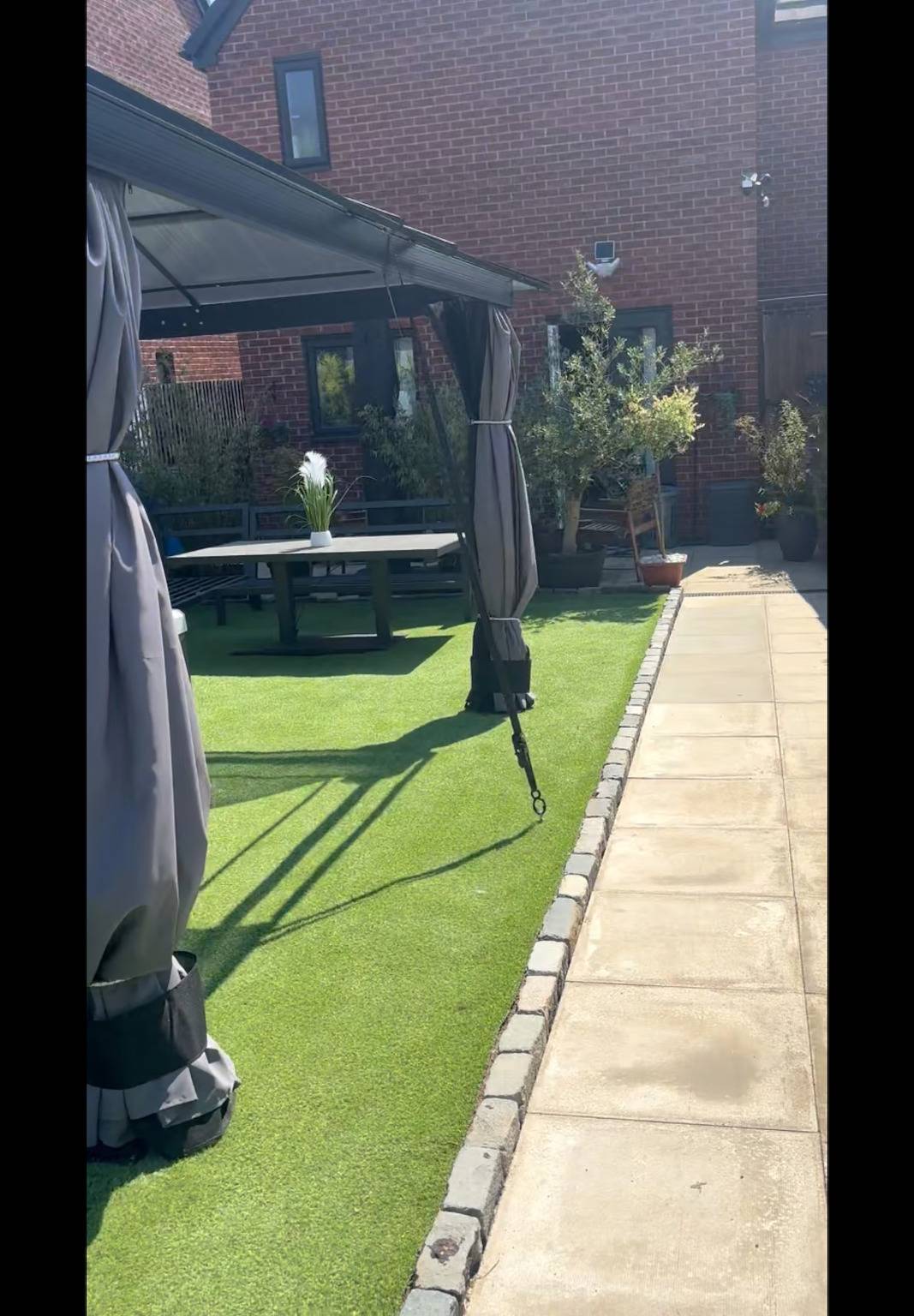 House Sleeps 5 with Hot Tub and Parking in Liverpool, Merseyside