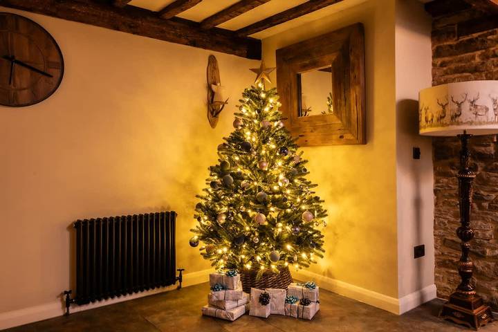 Homestead - Cosy Cotswolds Cottage with Hot Tub in Gloucestershire