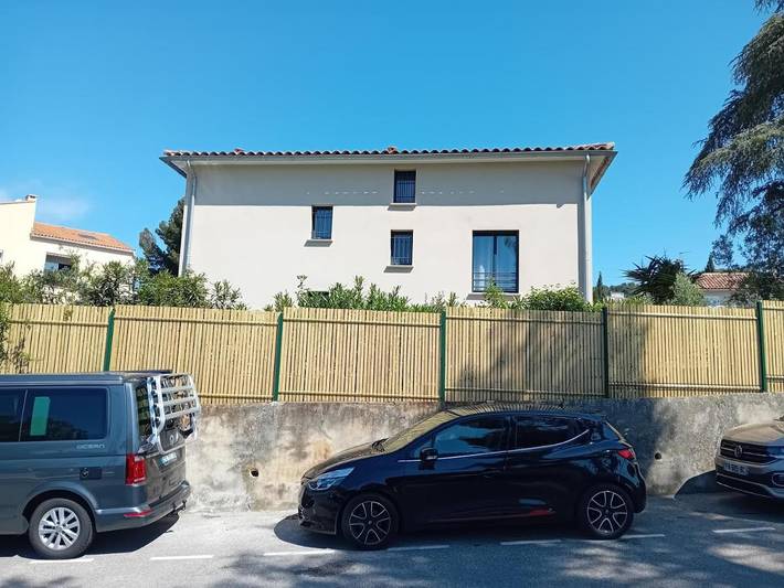Location de vacances pour 11 personnes, avec Terrasse et Piscine dans Gare De Bandol