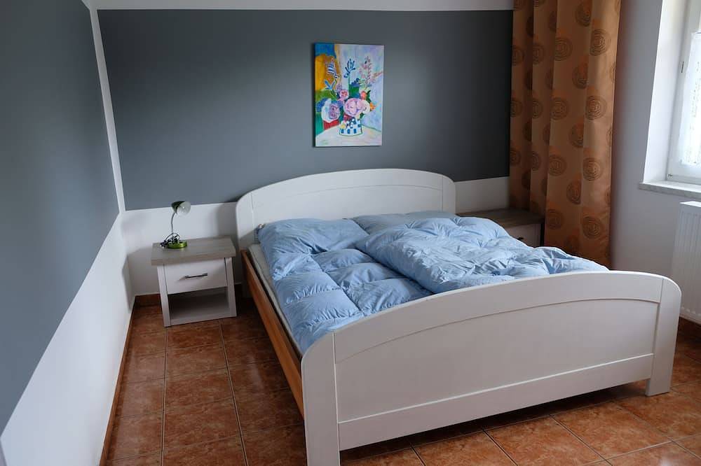 Ganze Wohnung, 3 Zimmerwohnung  mit Terrasse, 450m vom Sandstrand, nah am Naturpark, Garten in Rowy, Slowinzischer Nationalpark