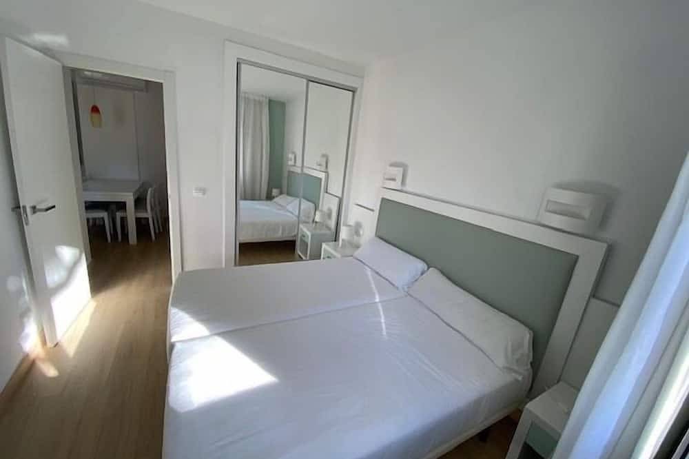 Ganze Wohnung, Deluxe Apartment with pool view in Cala Anguila, Manacor