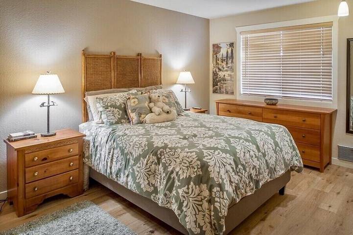 Vacation rental for 2 people, with sauna and yard in Kirkland