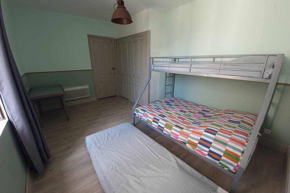 Entire apartment, Villa Denise in Vals-les-Bains, Parc naturel régional des Monts d'Ardèche