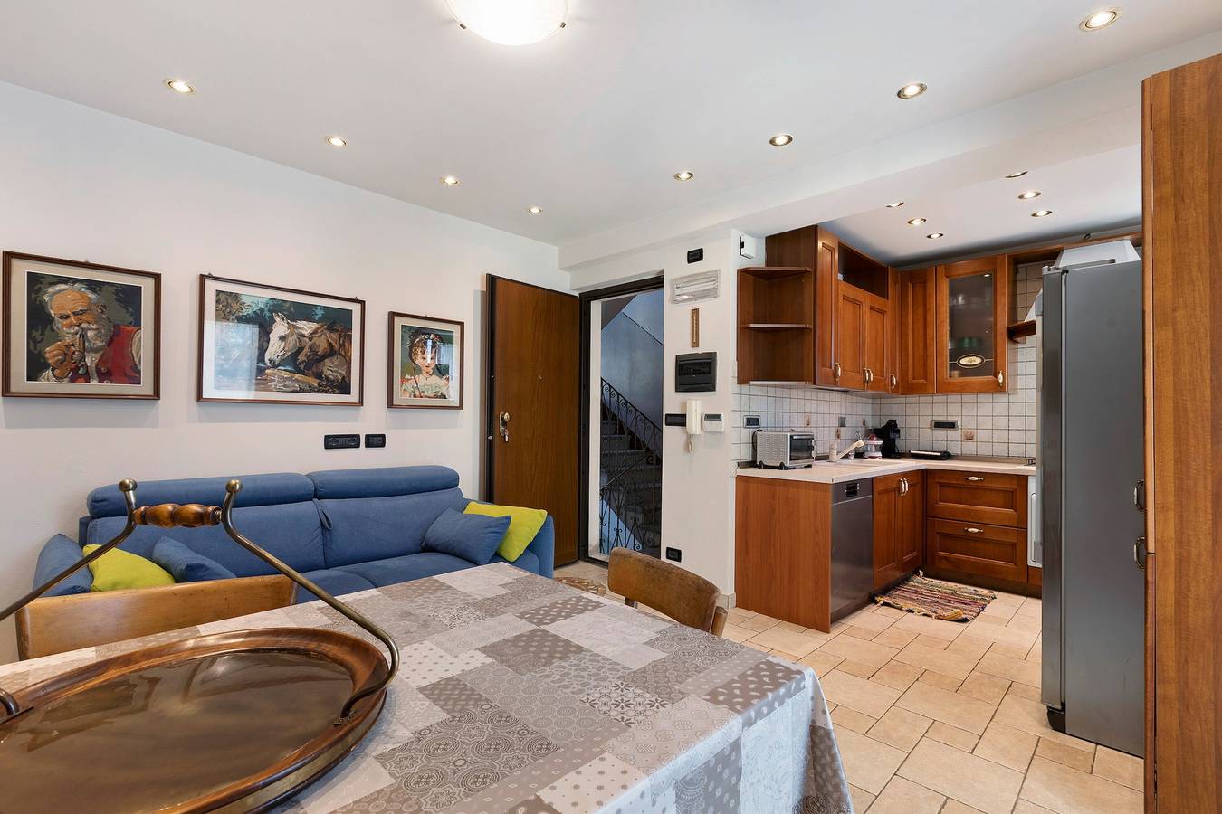 Apartamento entero, Apartamento 'Chez Porliod' con vistas a la montaña, terraza privada y Wi-Fi in Aosta, Alpes del Valais