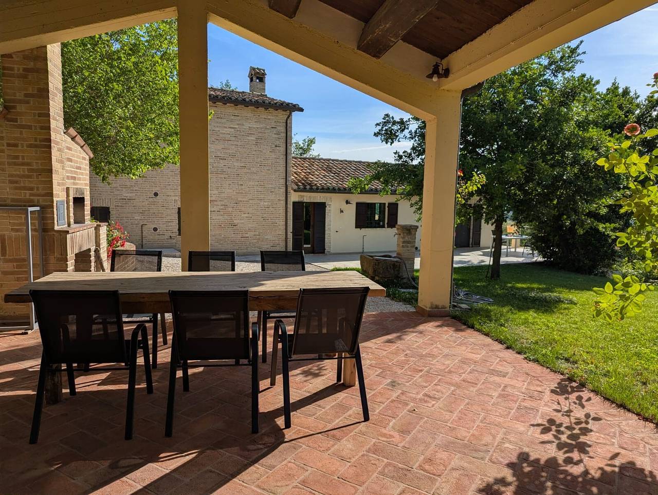Maison de vacances « Alloro » avec vue sur la montagne, piscine privée et Wi-Fi in Pergola, Valle del Metauro