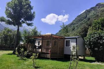 Mobil home pour 6 personnes, avec terrasse à Estaing