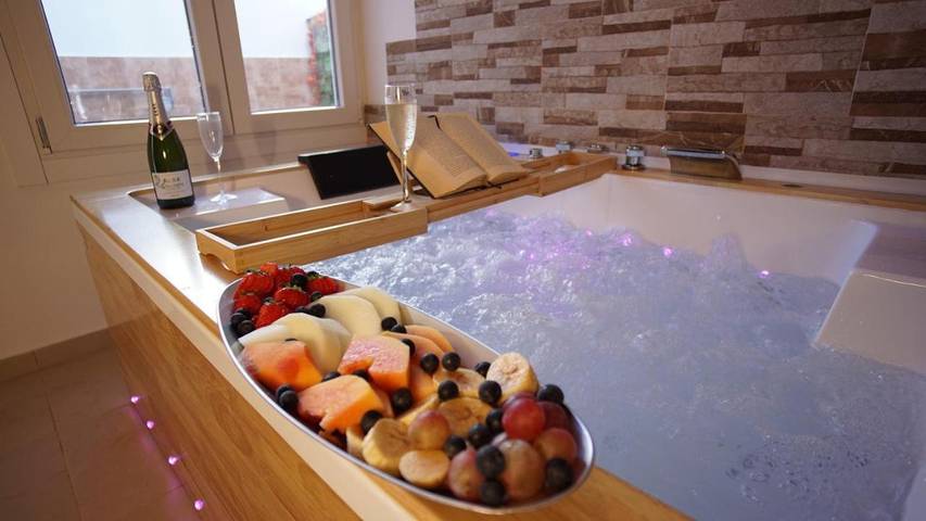 Apartamento para 4 personas, con Jacuzzi además de Terraza y Jardín en San Isidro