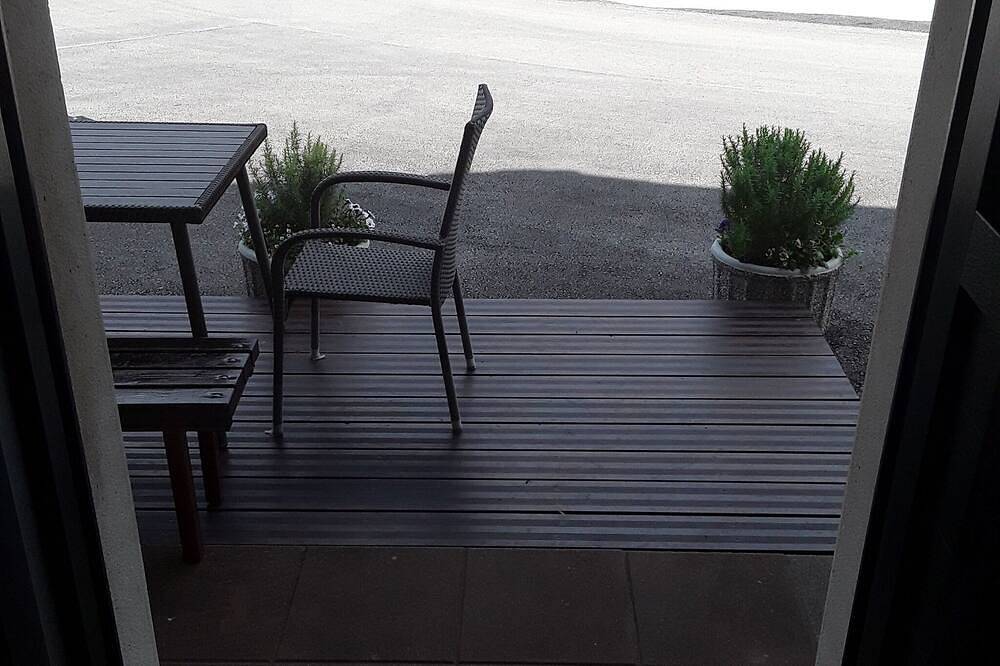 Holiday Home By The Sea in Ston, Dubrovnik-Neretva