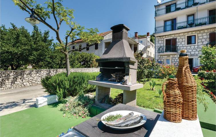 Ganze Ferienwohnung, Gemütliche 300 m zum Strand: Klimatisierte Wohnung mit Terrasse und Parkplatz in Blace, Dubrovnik-Neretva