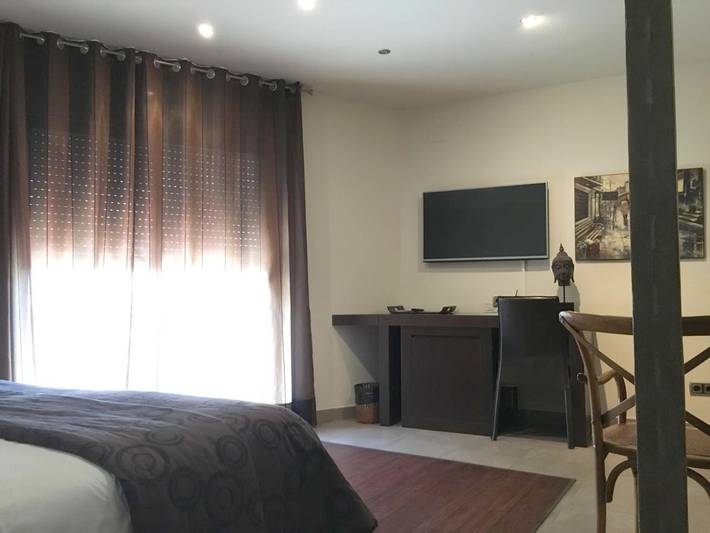 Hôtel pour 5 personnes, avec Balcon et Terrasse ainsi que Jardin et Vue à La Garriga