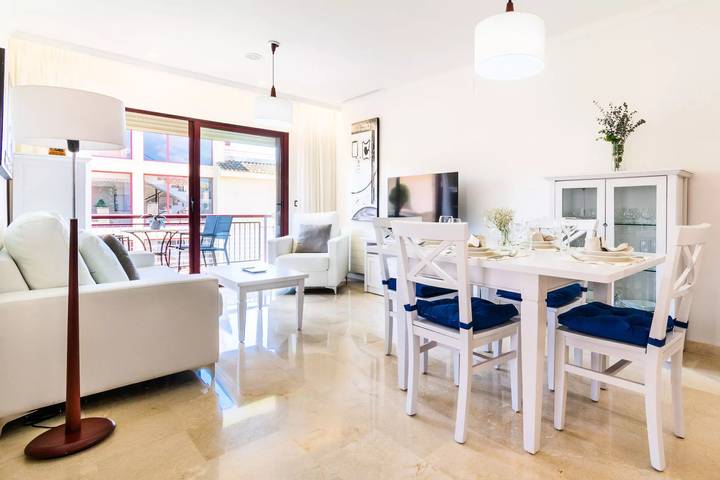 Appartement de vacances pour 5 personnes, avec terrasse et piscine