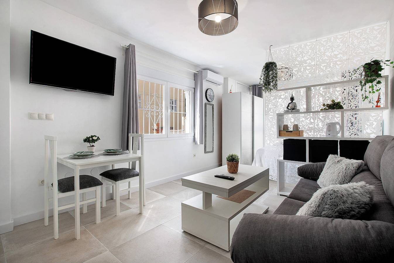 Studio entier, Studio « Estudio En La Carihuela » avec Wi-Fi et climatisation in Montemar Torremolinos, Torremolinos