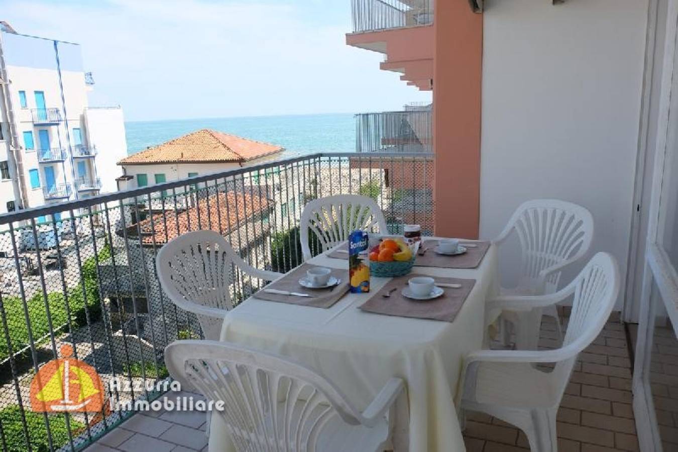 Ganze Wohnung, Ferienwohnung 'Shopping Center D08' mit Meerblick, privater Terrasse und Klimaanlage in Lido di Jesolo, Jesolo
