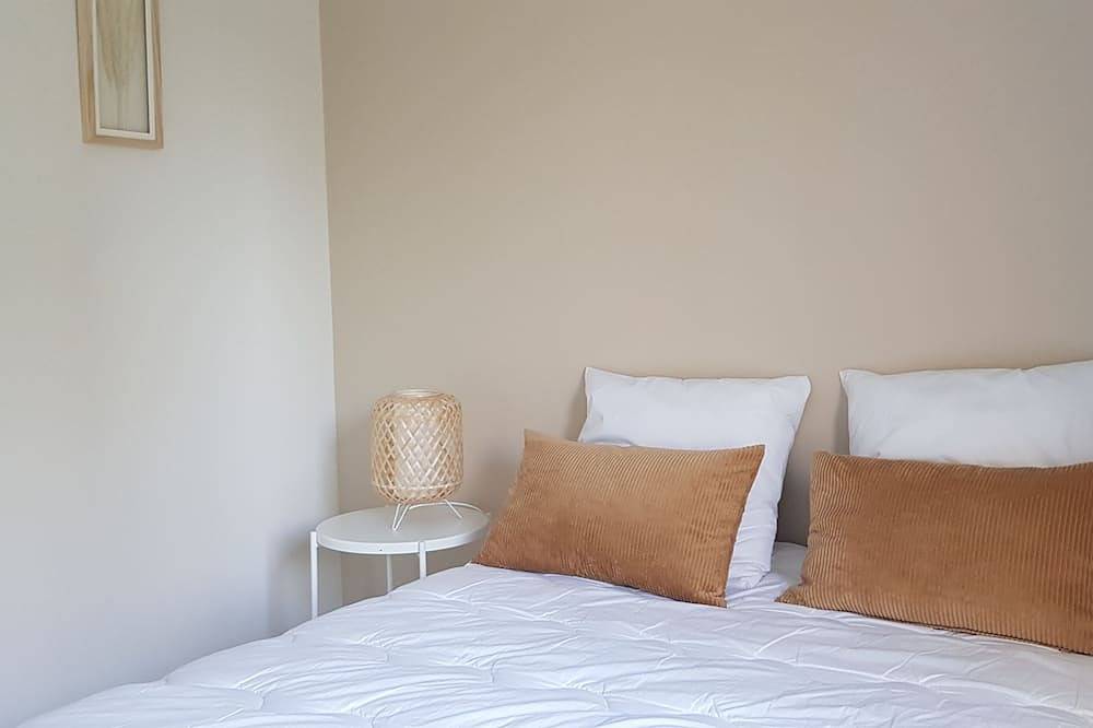 Stone house in the heart of the peninsula for a beautiful seaside holiday in Saint-Jacut-de-la-Mer, Région de Dinan