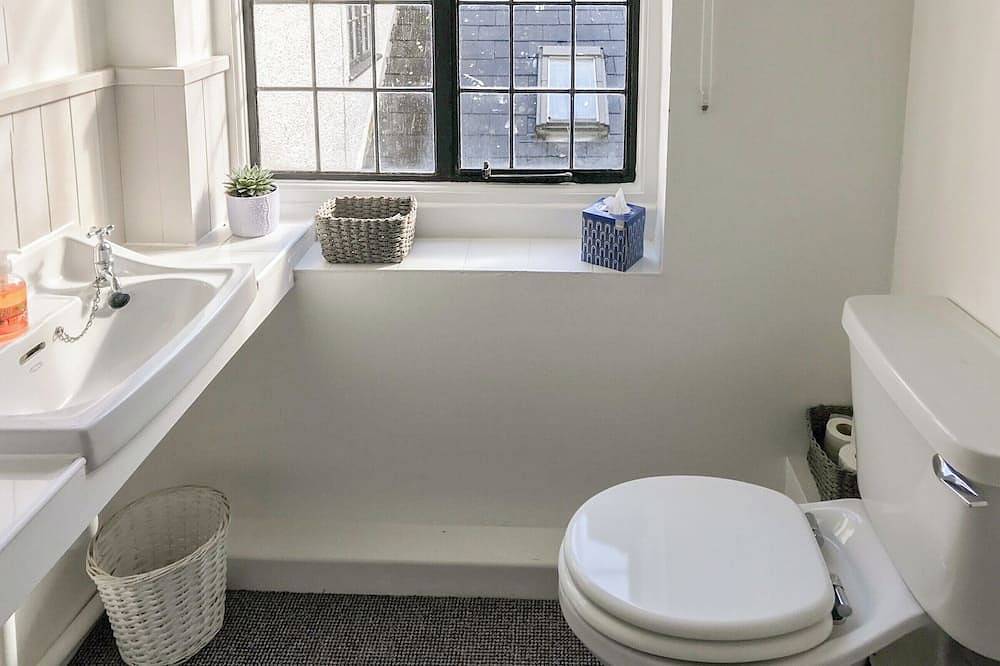 2 bedroom accommodation in Bickleigh, near Tiverton in Tiverton, Devon