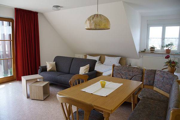 Ganze Ferienwohnung, Ferienhof Hotz - Ferienwohnung 1 70qm, 1 Schlafzimmer, max. 4 Personen in Wasserburg (Bodensee), Bayerisch Schwaben