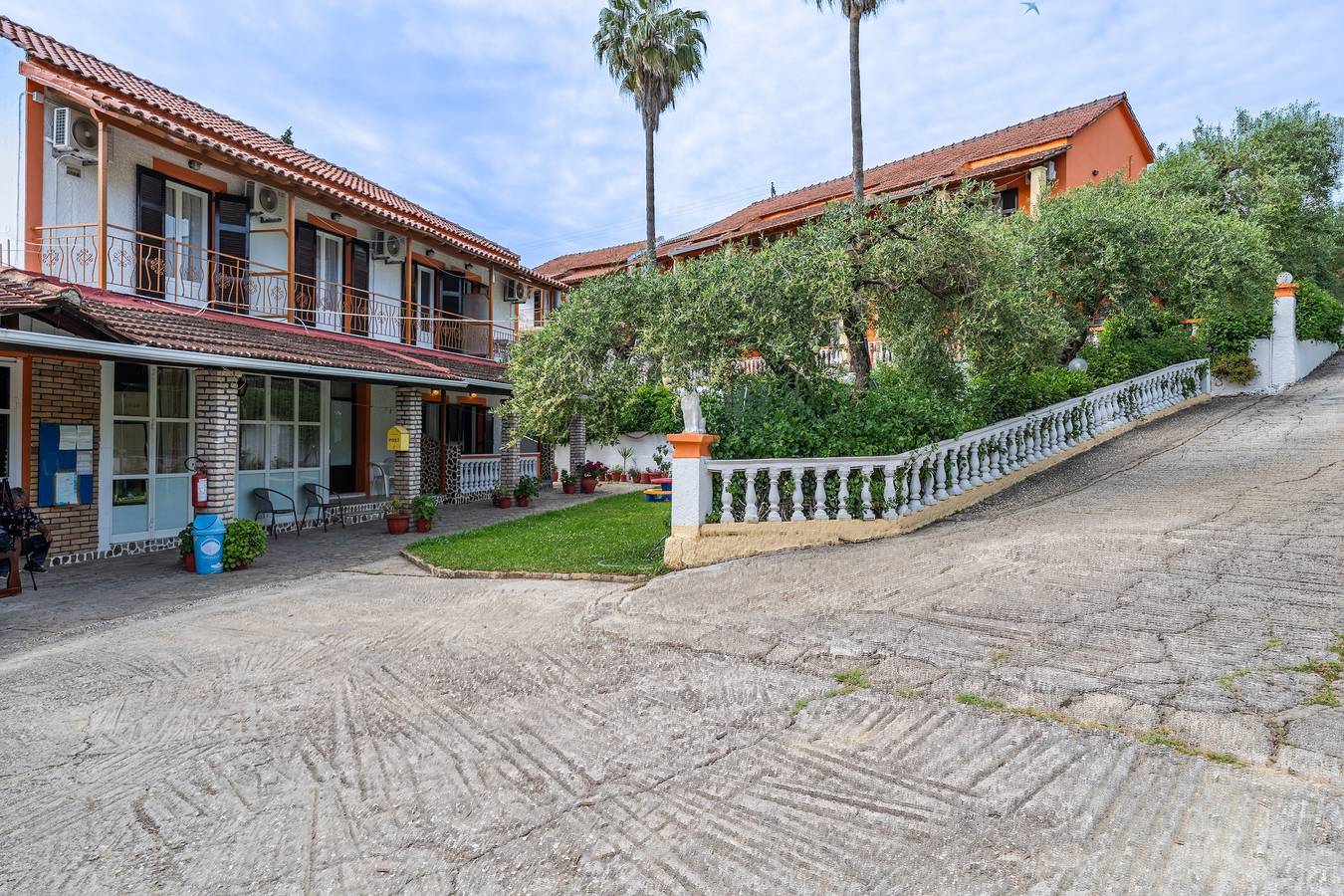 Entire studio, Studio Apartment 'Maltas  20' with Shared Terrace, Wi-Fi and Air Conditioning in Corfu