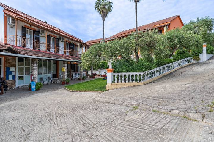 Location de vacances pour 2 personnes, avec Balcon et Jardin à Corfou