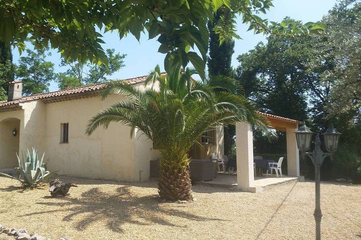 Villa pour 6 personnes, avec terrasse et jardin à Seillans