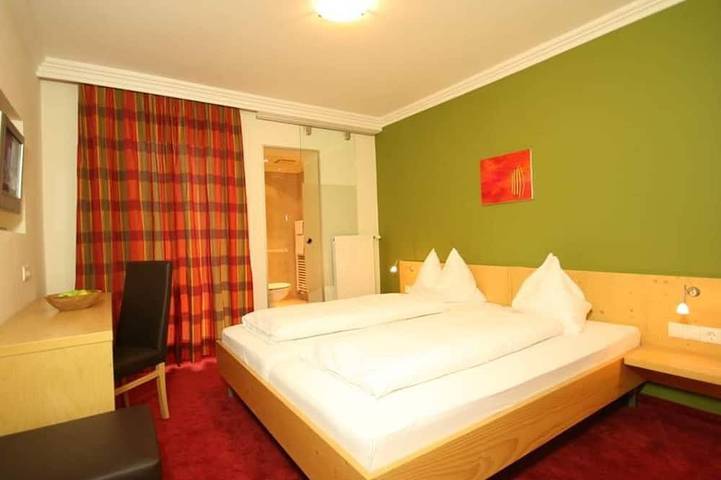 Ferienhaus für 2 Personen, mit Garten und Pool