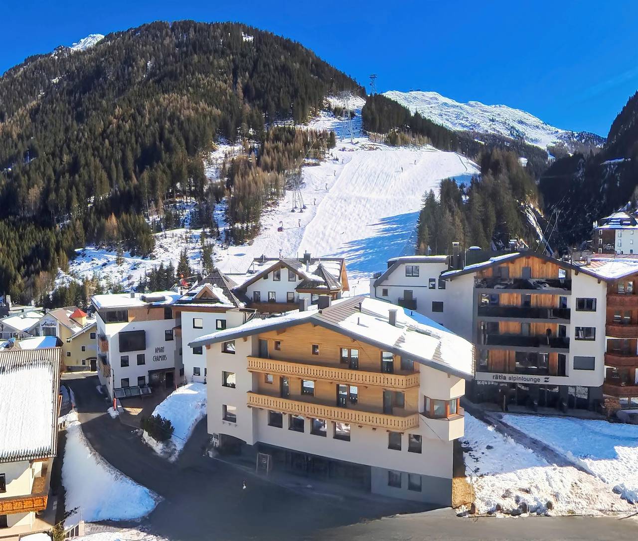 Ganze Ferienwohnung, Dreibettzimmer mit Dusche, Wc in Ischgl, Verwall