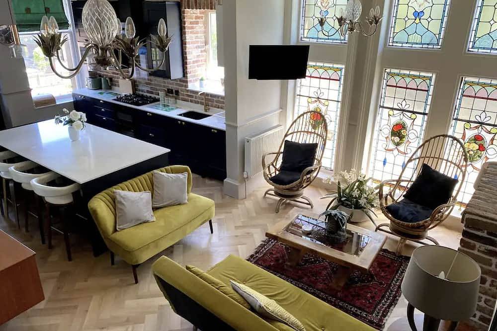 Glamping for 7 People in Glasgow, Greater Glasgow and Clyde Valley