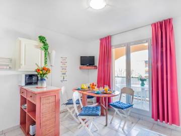 Appartement De Vacances pour 4 Personnes dans La Londe-les-Maures, Région de Toulon, Photo 2
