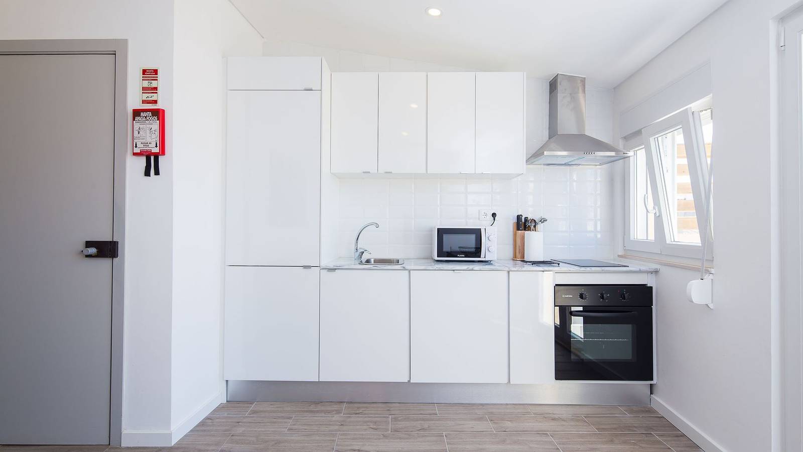 Ganze Wohnung, Ferienwohnung für 3 Personen mit Balkon in Lissabon, Costa de Lisboa