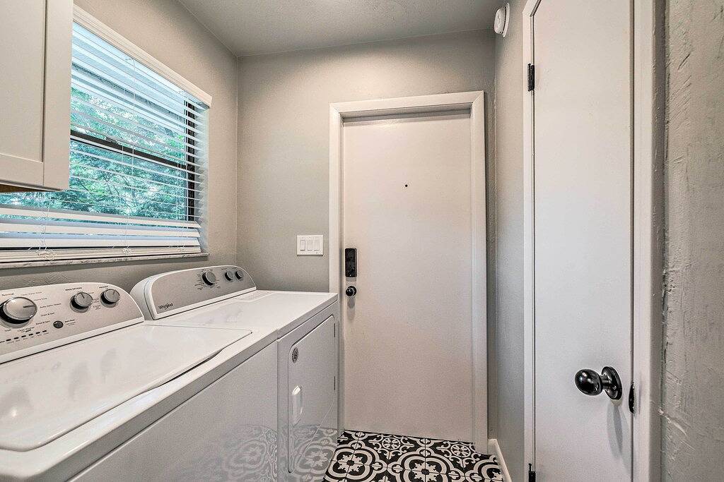 Walk to Uf: Remodeled Family Home w/ Patio! in Gainesville, Alachua County