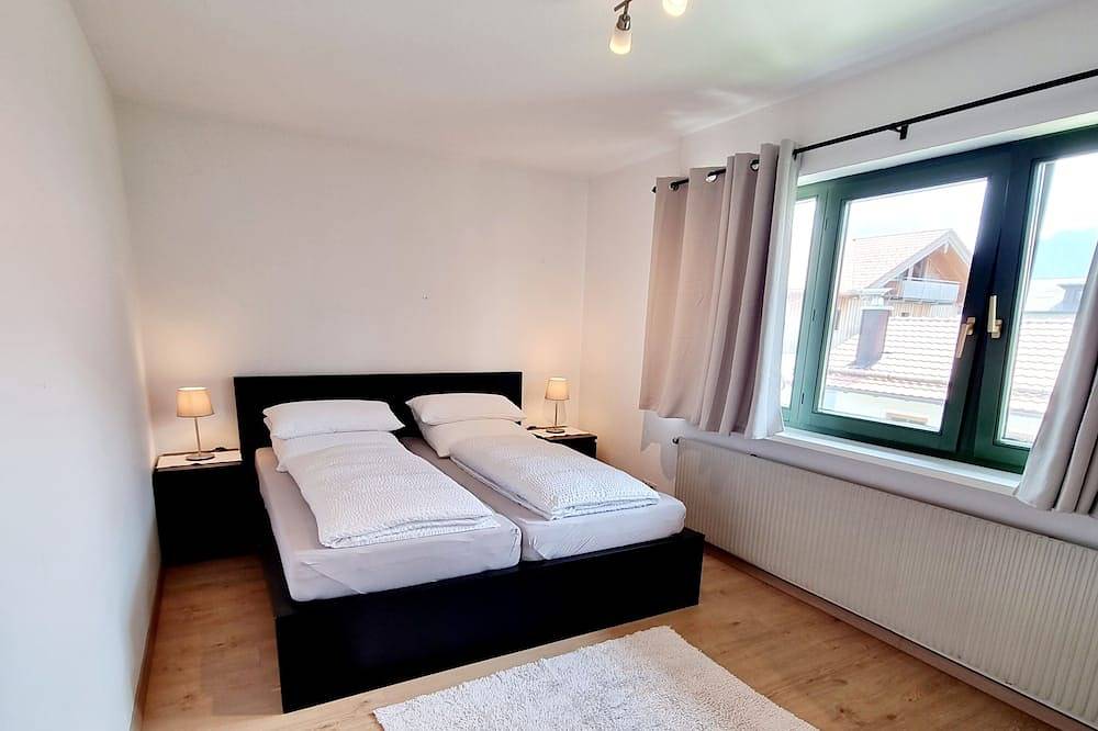 Ganze Wohnung, Helle, großzügige Wohnung (96m²) mit Bergblick und top Ausstattung in Piding, Bayerische Alpen