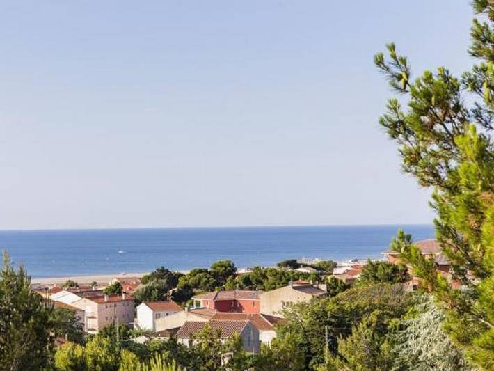 Camping pour 4 personnes dans l' Aude
