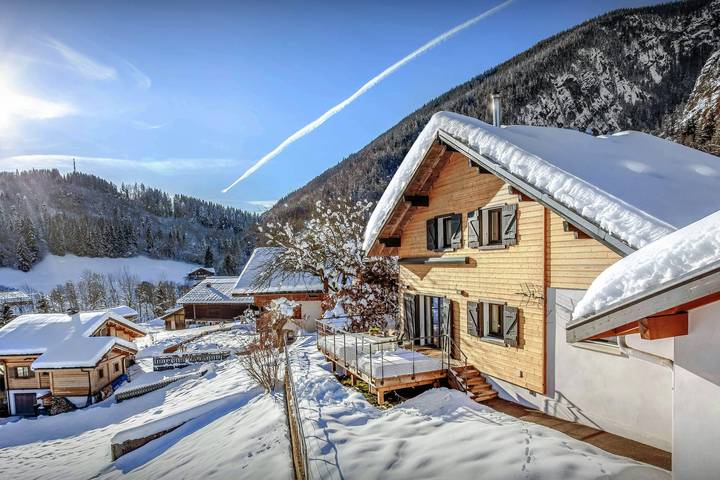 Modern 4 star chalet for 9 close to village & ski slopes - Ovo Network in Saint-Jean-de-Sixt, Annecy und Umgebung