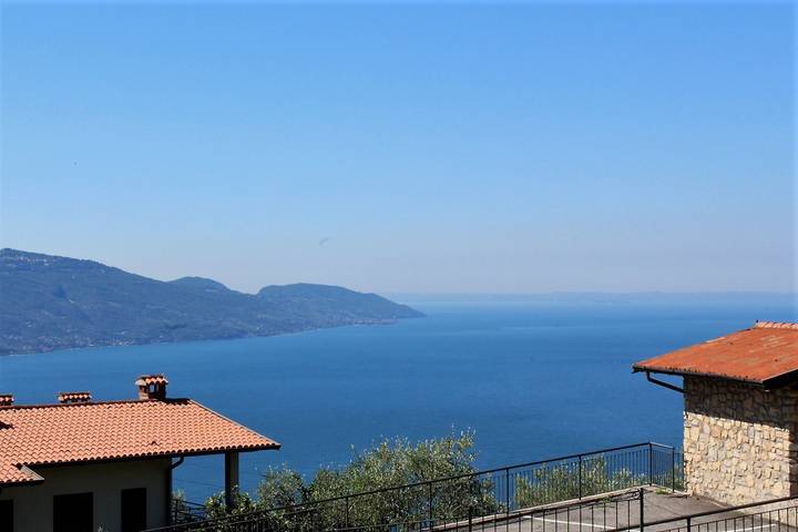 Ferienwohnung für 7 Personen, mit Balkon und Garten sowie Seeblick in Tignale - 2