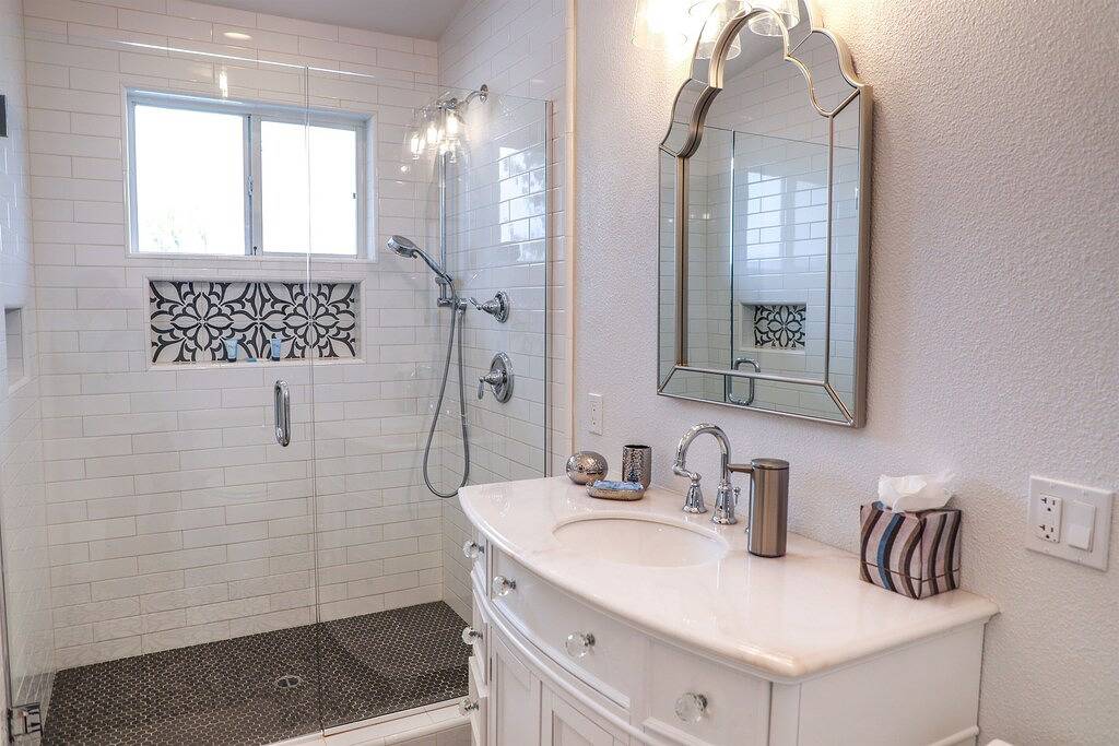 Lakefront Family Getaway | Dock, Hot Tub, Kings in Lakeport, California North Coast