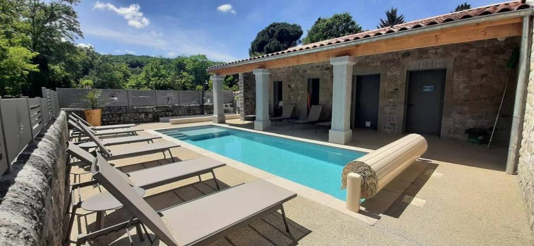 Hôtel pour 3 personnes, avec jardin ainsi que piscine et vue à Labeaume - 4