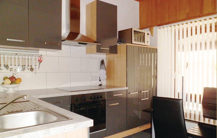 Entire holiday apartment, Ground Floor Apartment with Parking, Internet & Highchair in Referinghausen in Düdinghausen, Medebach