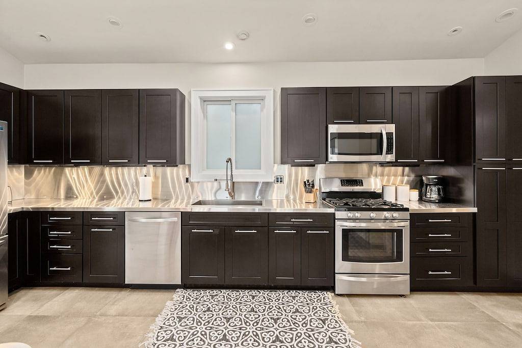 Modern and cool cottage close to pebble beach! in Middletown, Newport County