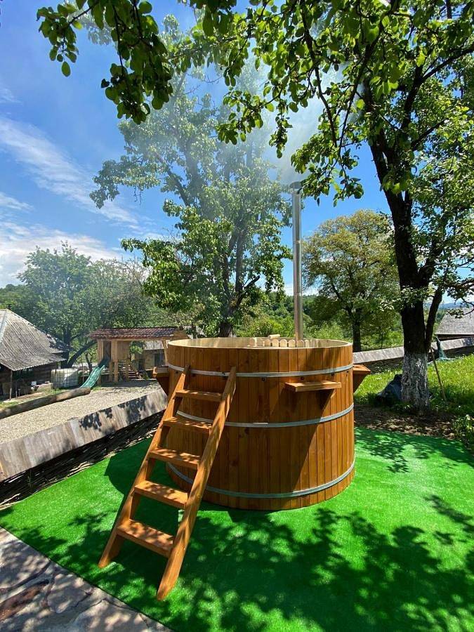 Gîte pour 3 personnes, avec balcon et sauna ainsi que vue et jardin dans Breb - 4