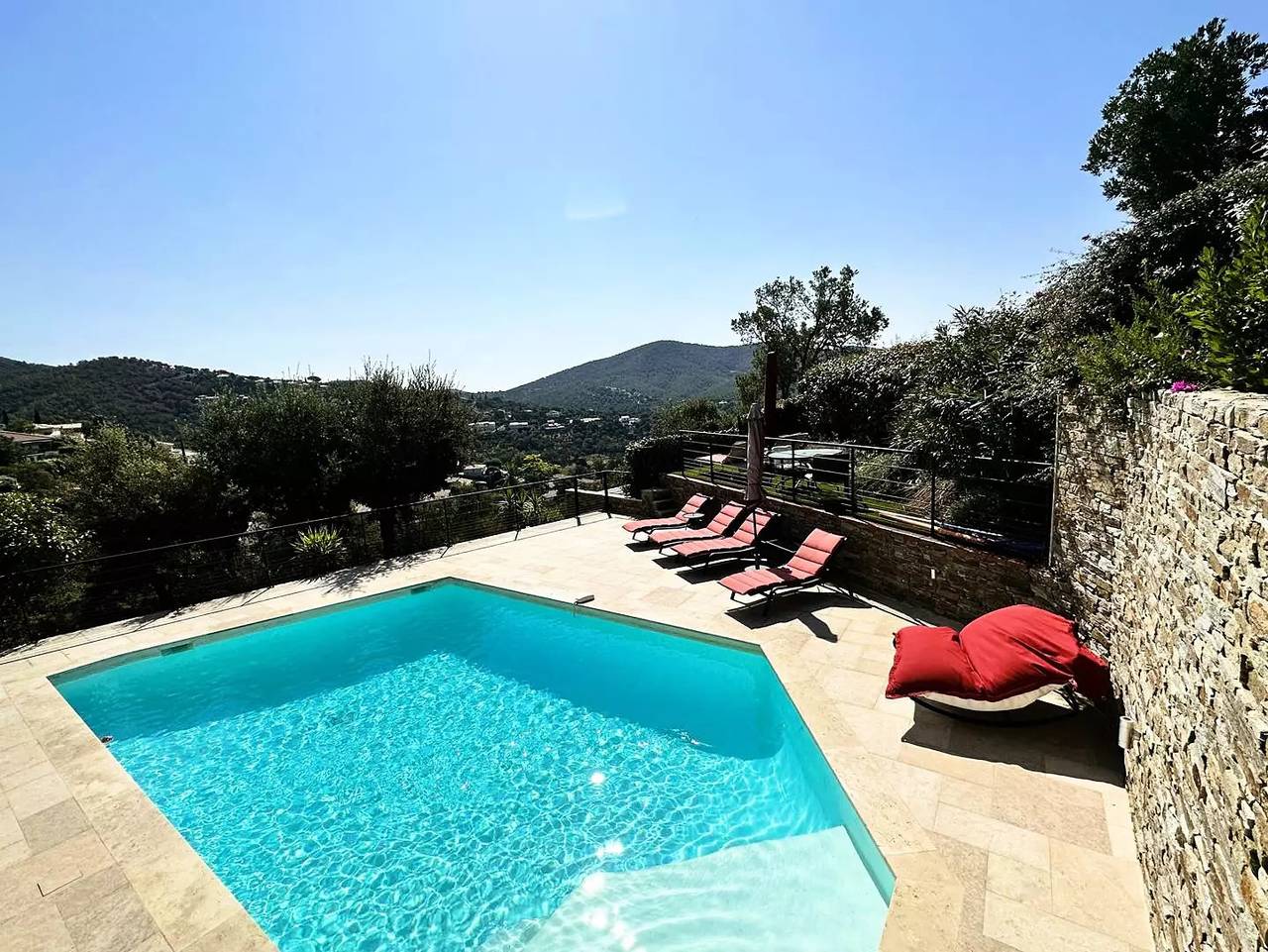 Villa pour 10 Personnes dans La Londe-les-Maures, Région de Toulon