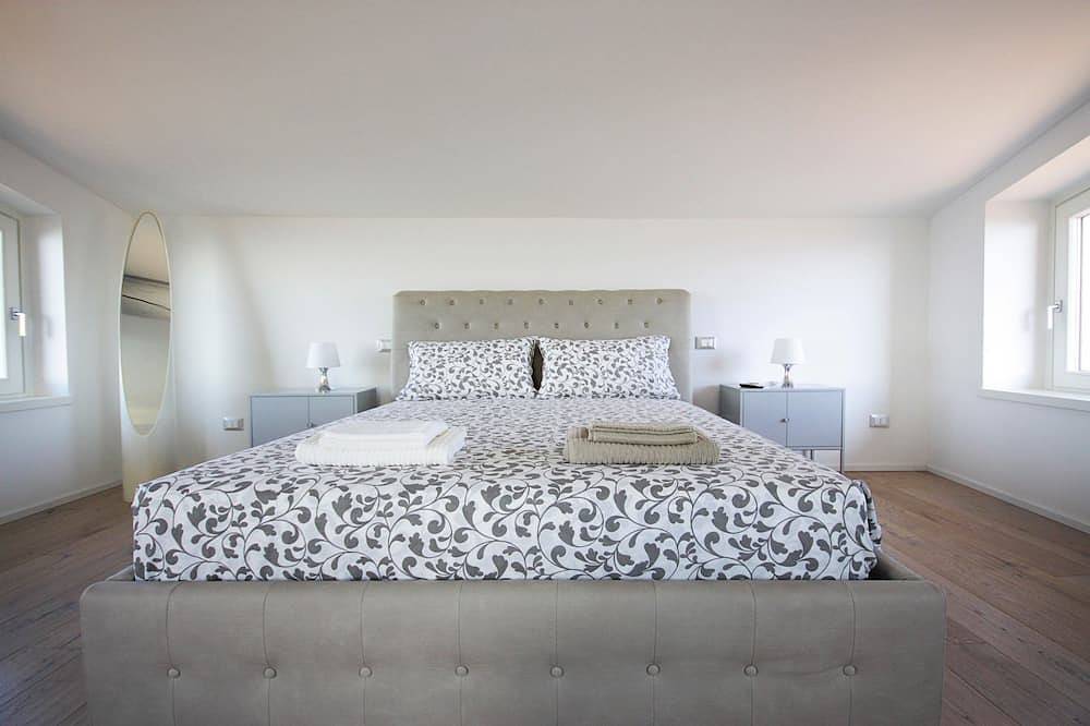 Luxus-Penthouse und Design mit herrlichem Blick auf den Gardasee in Maderno, Toscolano-Maderno