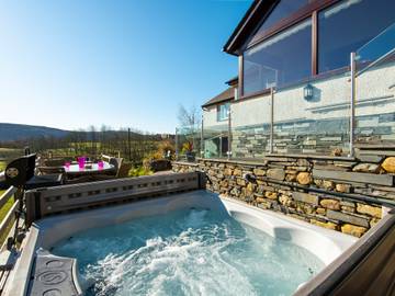 Cottage for 14 People in Cumbria, North West England, Photo 1