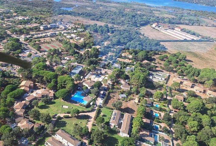 Gîte pour 9 personnes, avec piscine ainsi que jardin et vue dans Plage Cala Rossa - 4