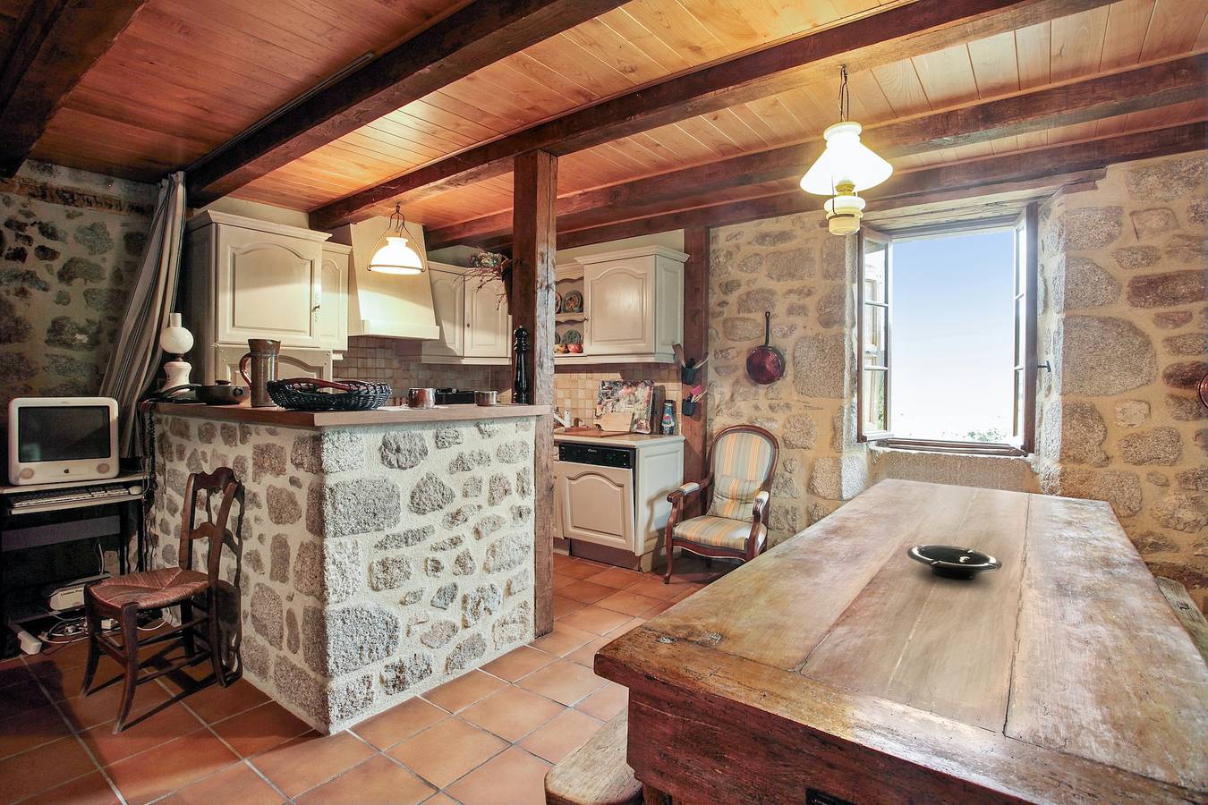 Maison accueillante à Senezergues avec vue sur la montagne in Sénezergues, Région d'Aurillac